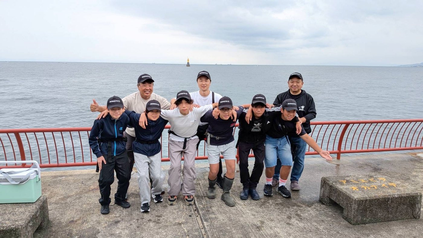 一期生6名とナビゲーター3名の集合写真